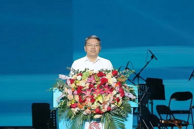 孙大光部长宣布会演开幕.jpg